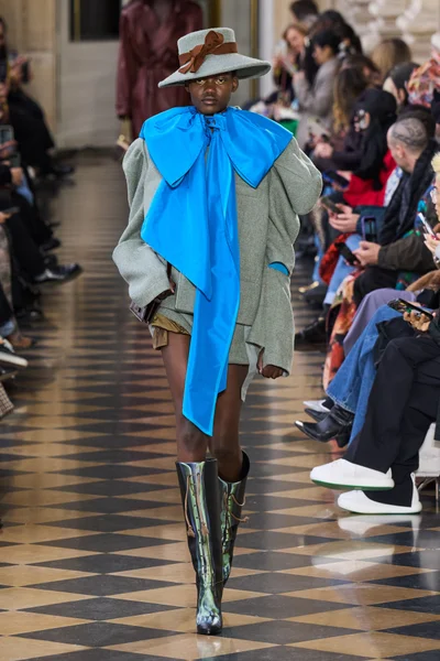 Look 48